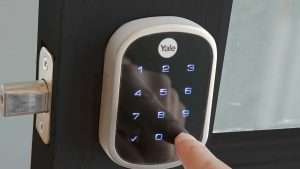 yale lock and key hardware