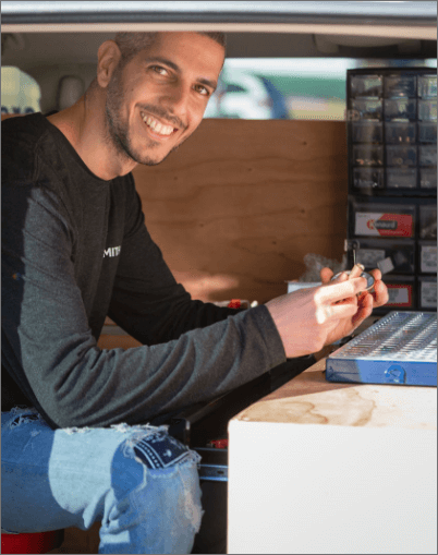 Colorado EZ Locksmith Fixing a Lock