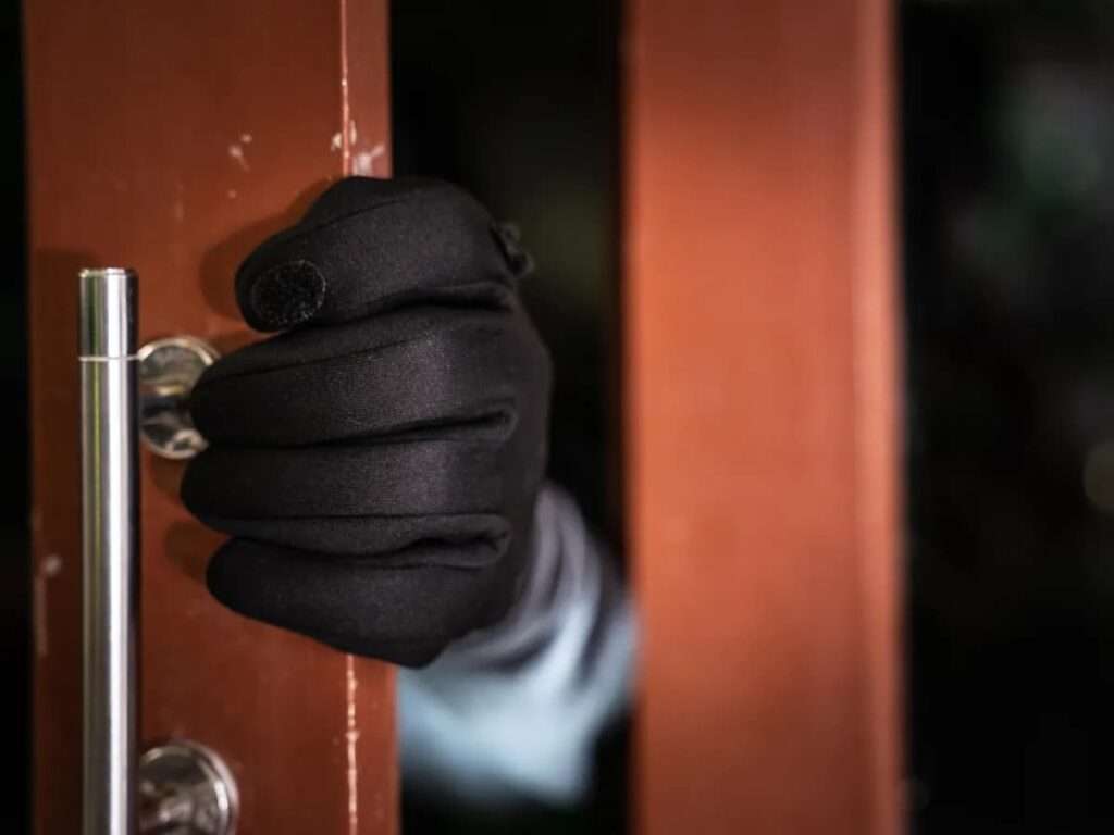 Tips For Preventing Break-Ins And Burglaries 5 Break-Ins And Burglaries