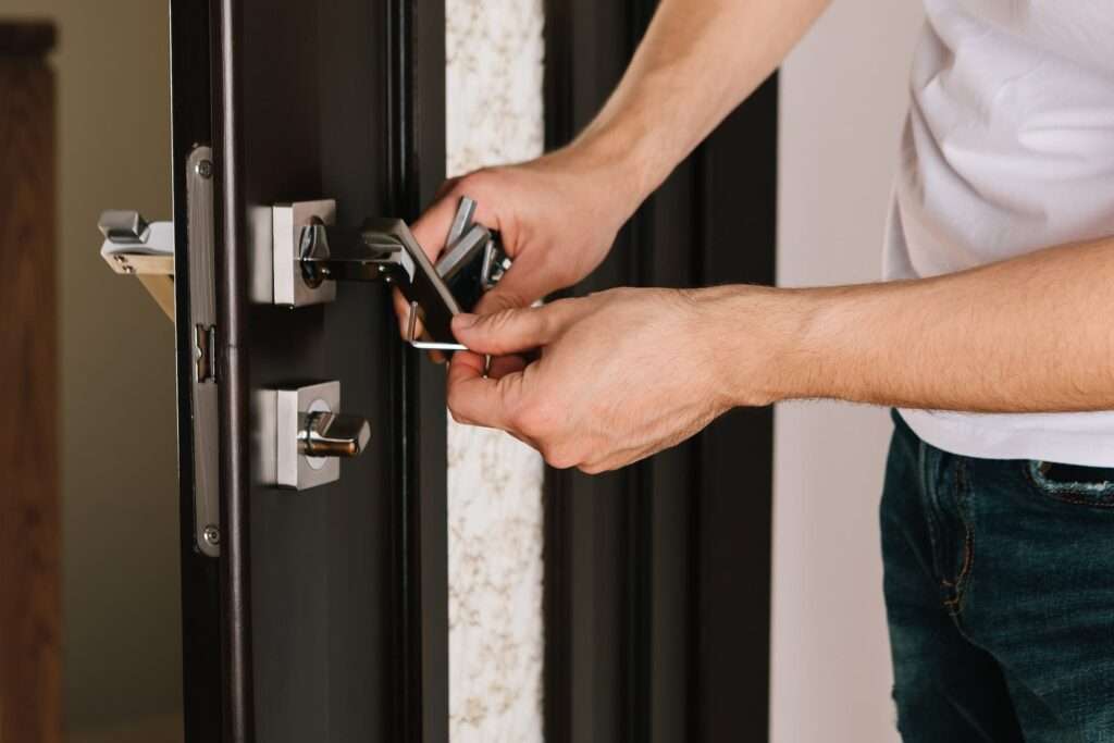 Can A Locksmith Fix A Door Handle 8 locksmith fixing Door Handle - ez locksmith denver