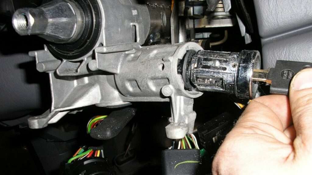 Smart Strategies: Saving Time and Money on Car Key Ignition Replacement 6 Car Key Ignition Replacement