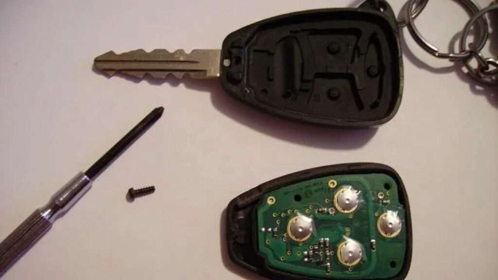 Keyless Remote Woes? Let a Locksmith Program It Right 7 Keyless Remote Woes